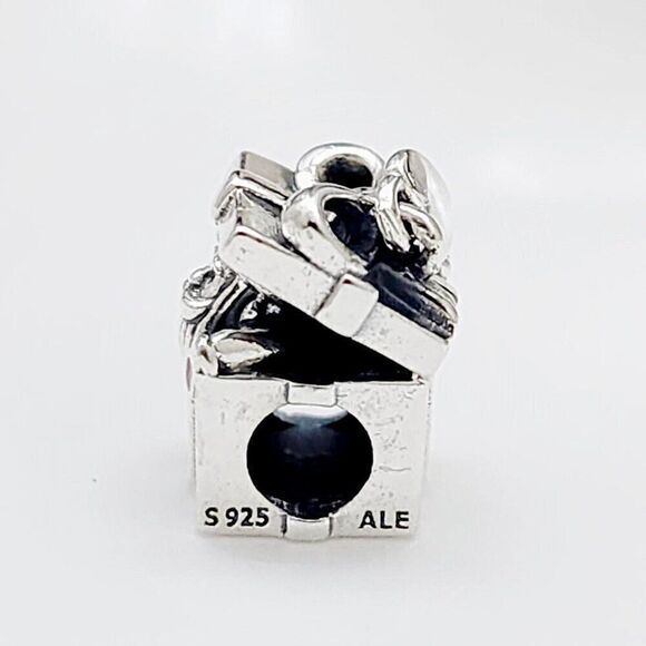 Pandora Santa in a Giftbox Silver Charm - Picture 2 of 6